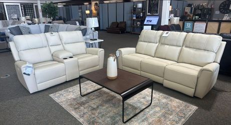Olivia 🎉 brand new/ modern/luxury 🌼  Living Room  Reclining Sofa and Loveseat