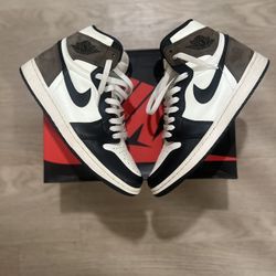 Jordan 1 Mocha (Size 9)