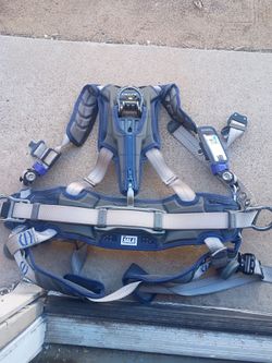 Exodus harness Size Small
