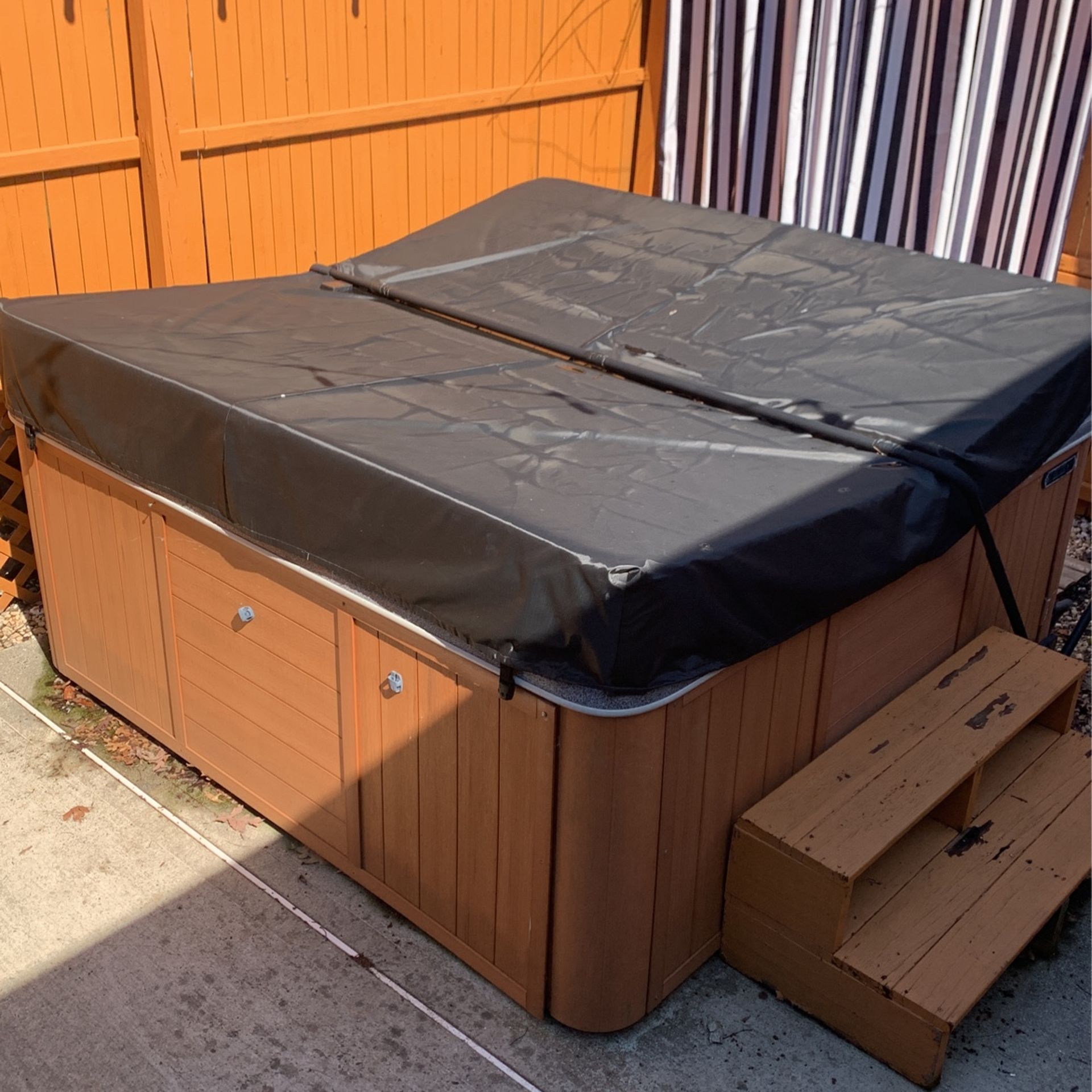 - FREE. Artesian Grand Bahama Hot Tub ( Needs Repair)needs To Be Gone !!