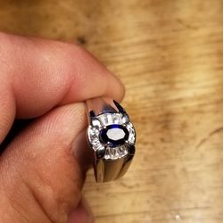 18K WHITE GOLD W/BLUE SAPPHIRE MEN'S RING (SIZE 11)