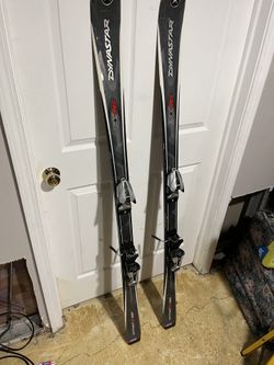 Dynastar Skis