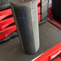 Ue Mega boombox