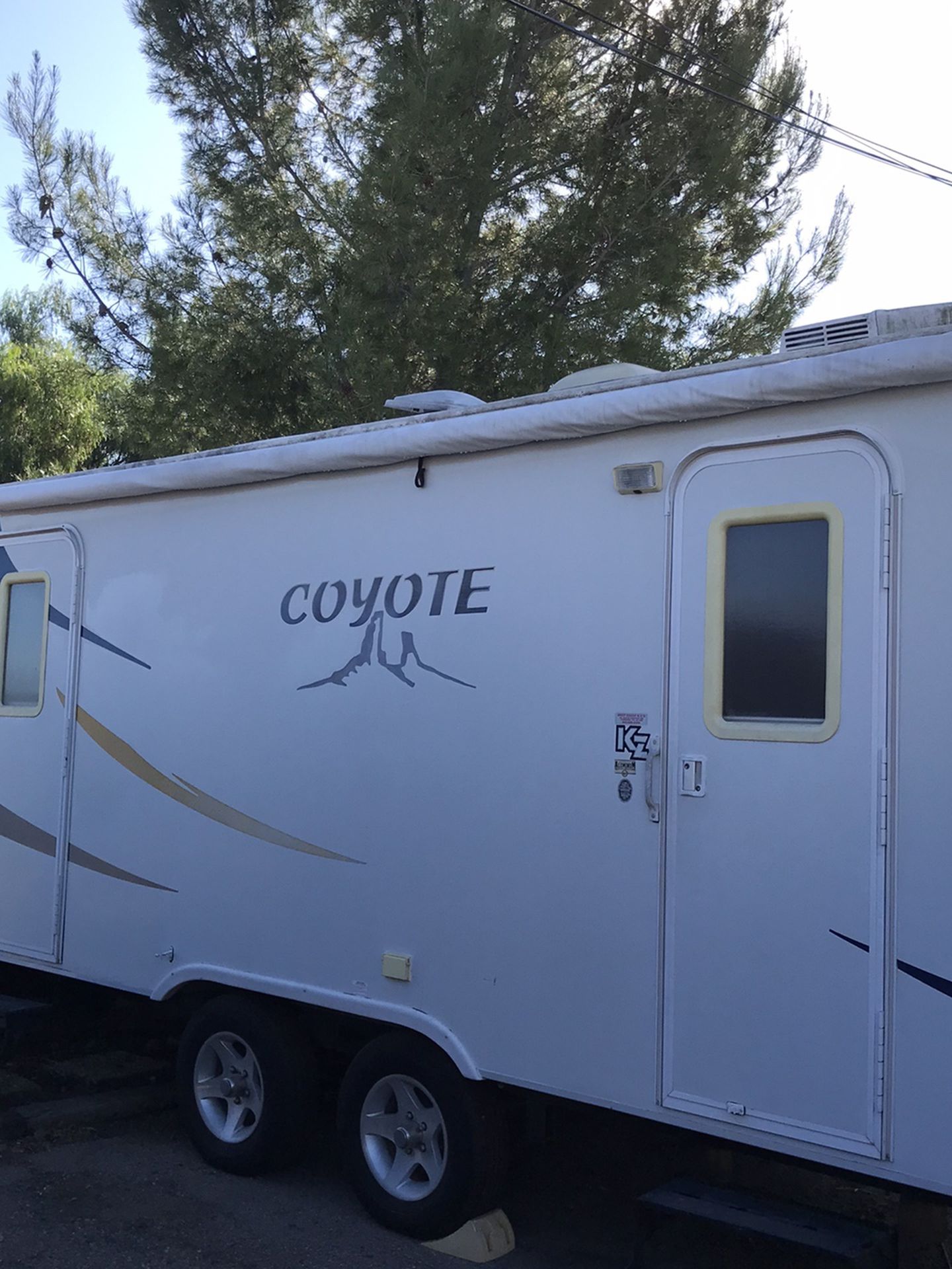 2008 COYOTE travel trailer 24ft.