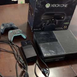 Xbox One Console with 2 Controllers