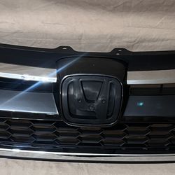 Honda CRV 2015-16 front bumper upper grille black and chrome