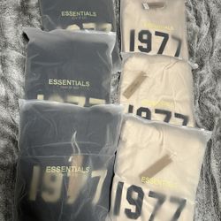 1977 Hoodies Essential 