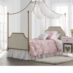 Monarch Hill Clementine Twin Canopy Bed!