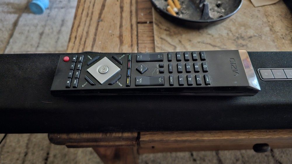 Vizio Sound Bar With Remote