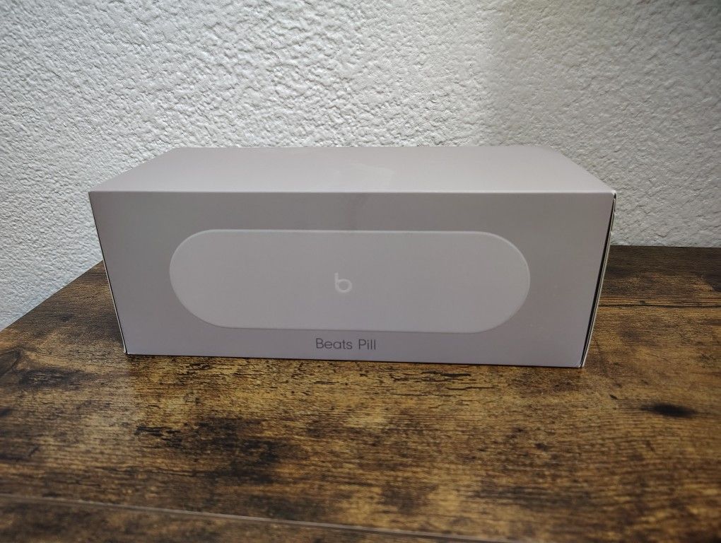 Beats Pill x Kim Kardashian Speaker