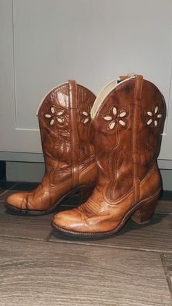 Triangle toe boots
