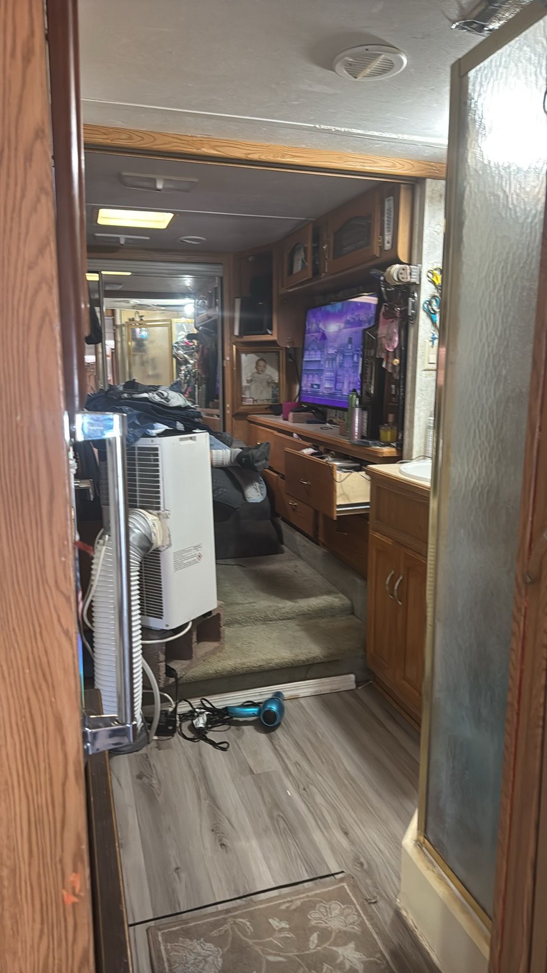 Fifth Wheel Montana 30 Feet +2 Sheds