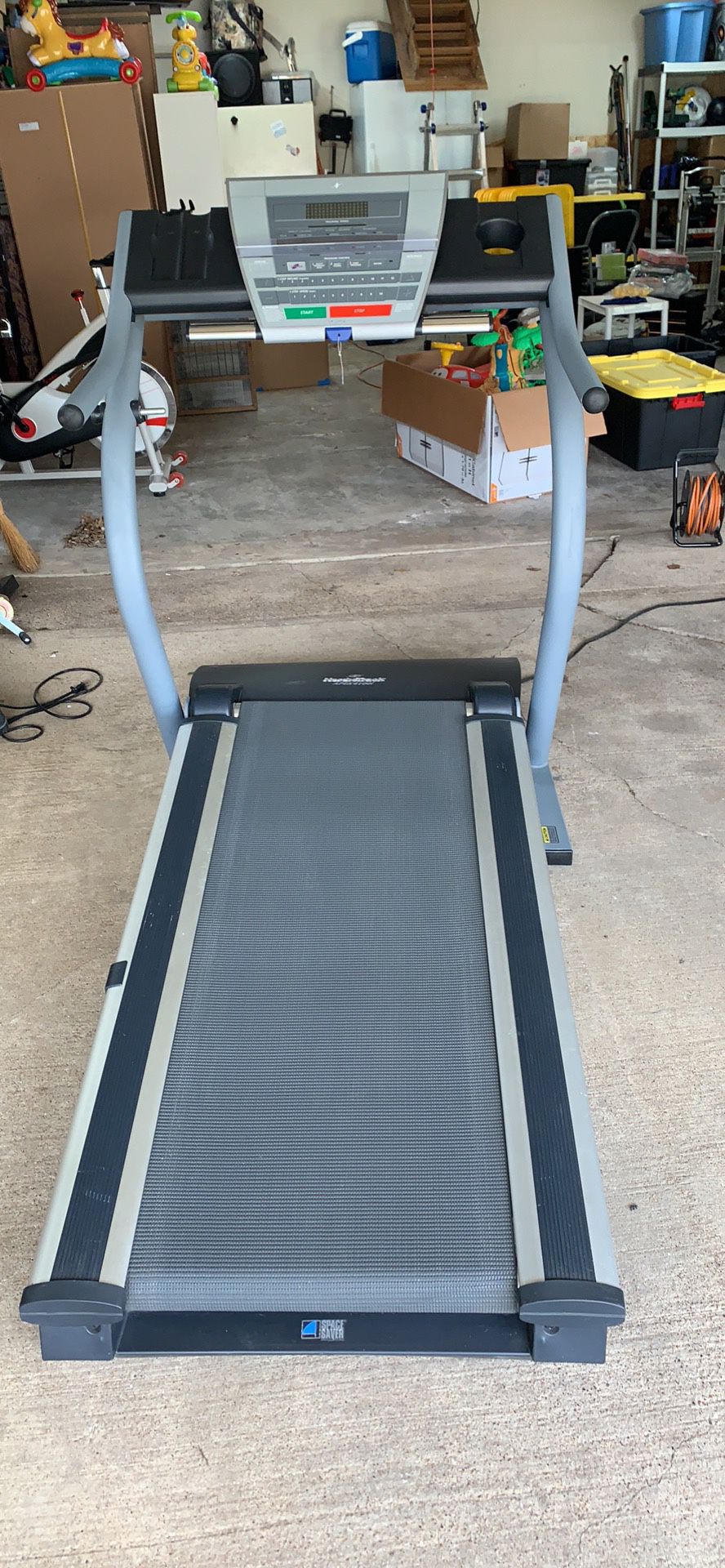 NordicTrack APEX4100i treadmill