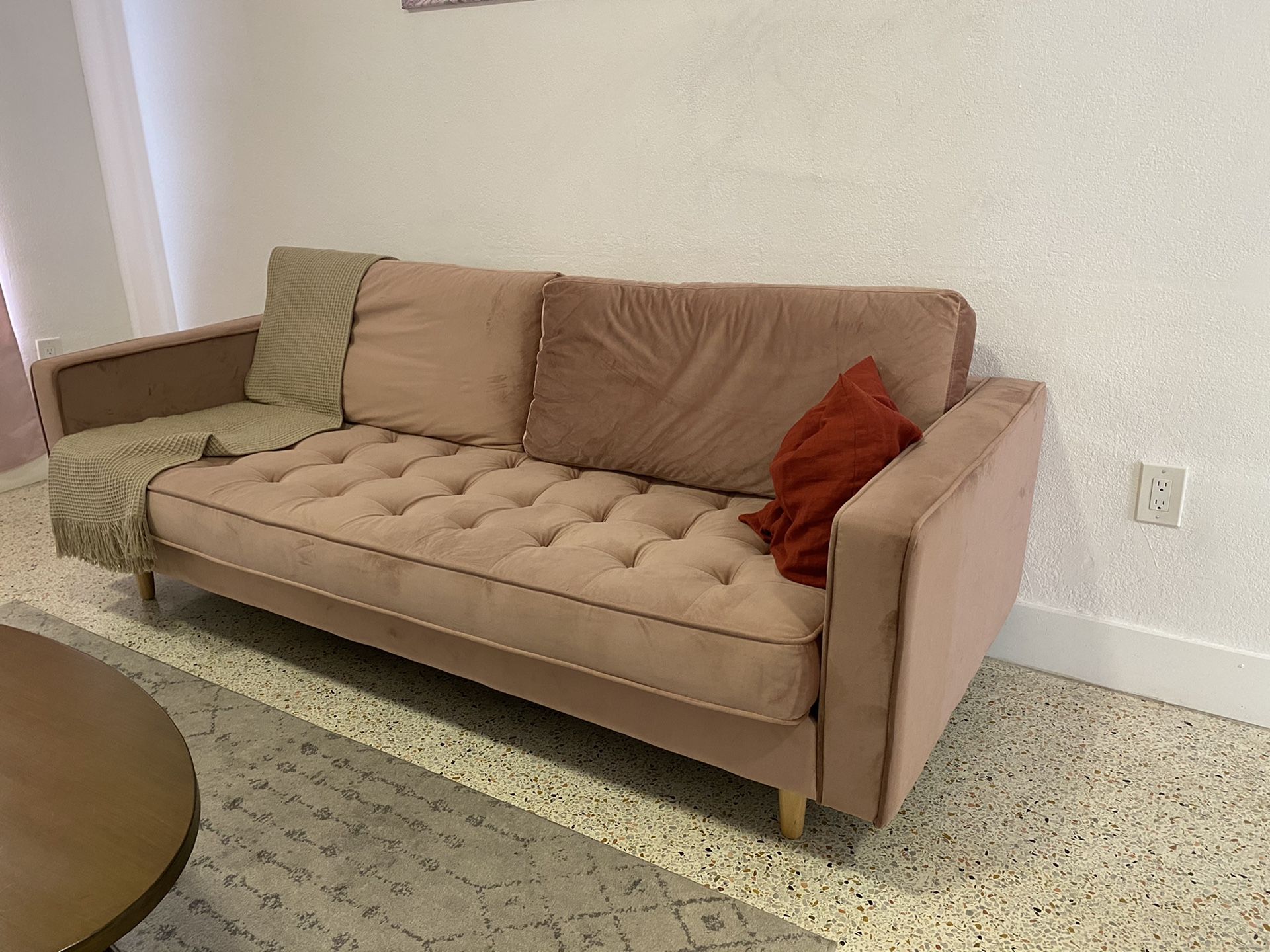 Mid century couch for Sale in Miami, FL OfferUp