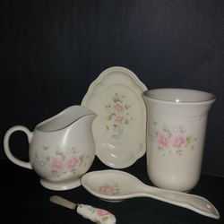 Pfaltzgraff Tea Rose Set
