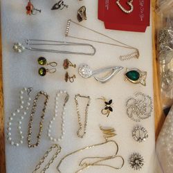 20 Piece s Of Jewelry Brooches earrings necklaces & Brackets