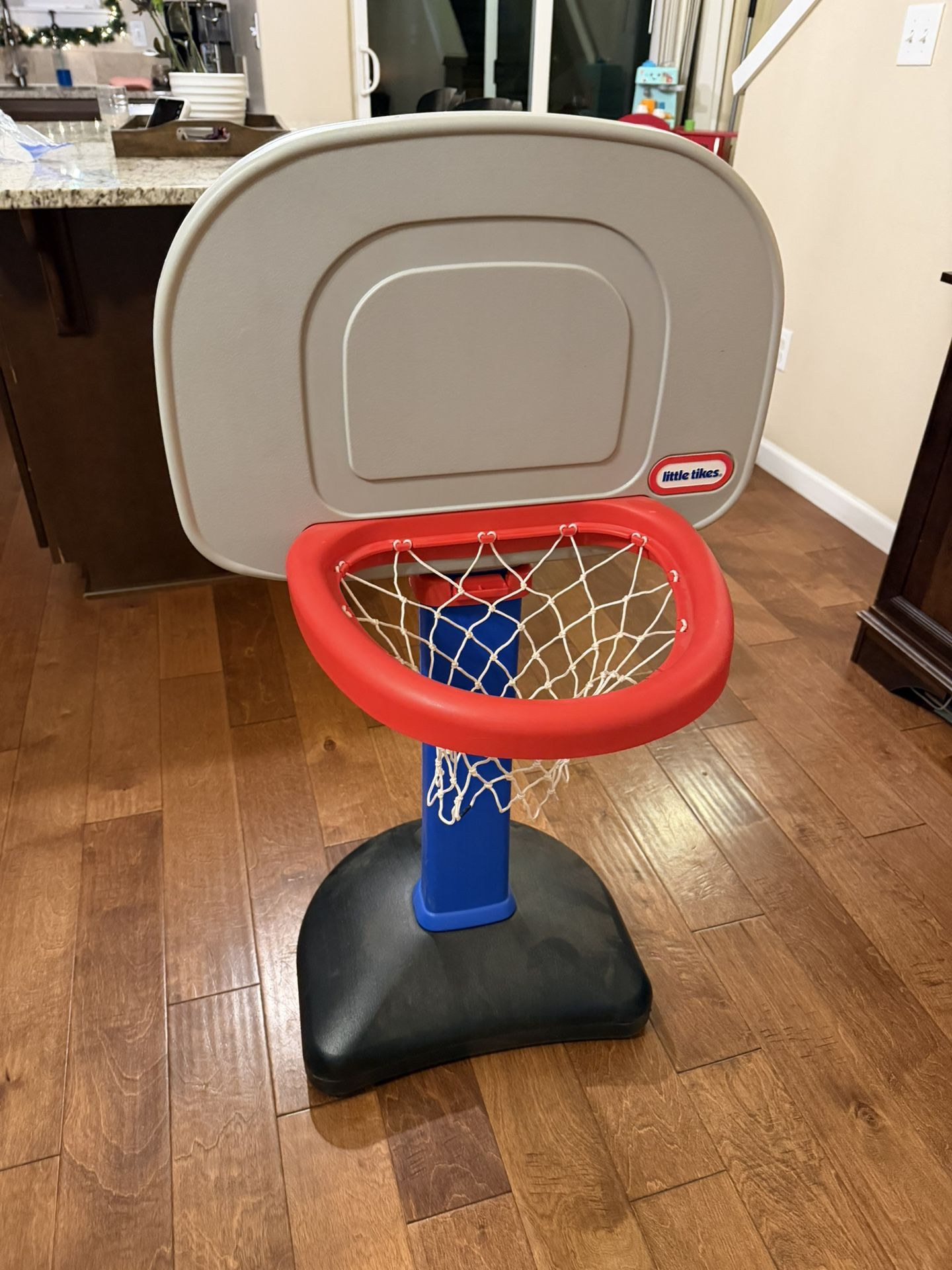 Little Tikes Basketball Hoop