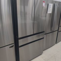 New Samsung
Bespoke 29 cu. ft. Standard Depth 4-Door French Door Smart Refrigerator in Stainless Ste