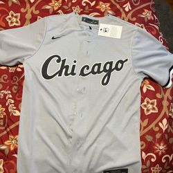 Brand new white Sox Mlb Jersey Size Small Men