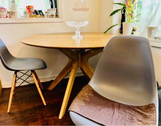 48” round Spider leg table