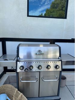 Grill for sale. Has side burner also