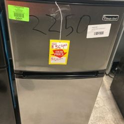 Magic Chef Refrigerator ❄️ Chef HVdr430st