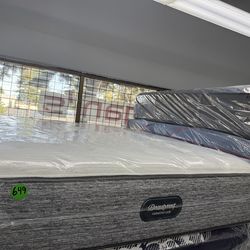 QUEEN SIZE SIMMONS BEAUTYREST HARMONY LUX MATTRESS & BOX SPRING BED SET