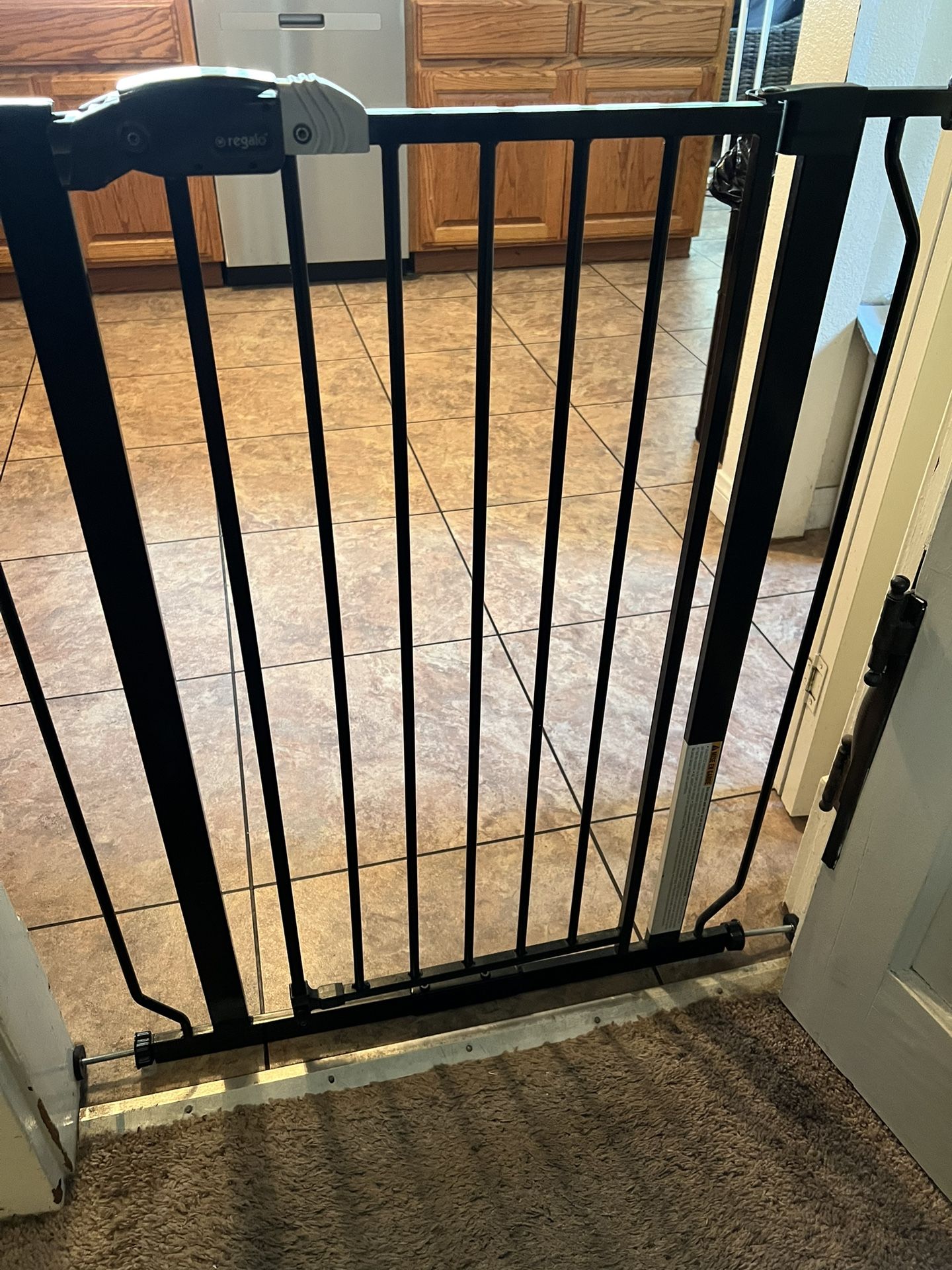 Regalo Pet/Child Easy Step Walk Through Gate