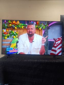 65 inch LG 4k smart AL QTHIN beautiful tv comes with remote control shows great quality clear picture works perfect guaranteed