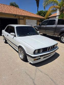 1986 BMW E30 325es 5 speed-manual