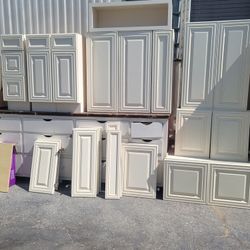 Kitchen Cabinets $1000 OR BEST OFFER