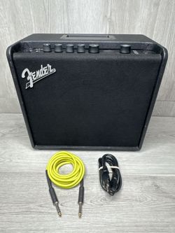 Fender Mustang LT 25 25-watt 1 x 8-inch Combo Amplifier (A1D033532)