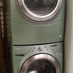 Whirlpool  Duet  Steam Washer & Dryer Combo