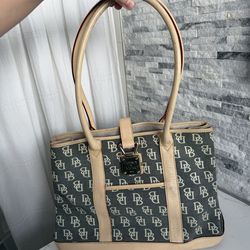 Dooney & Bourke Bag