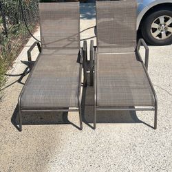 Set Of 2 Multi position Metal Frame Lounge Chairs With Durable Mesh Seating