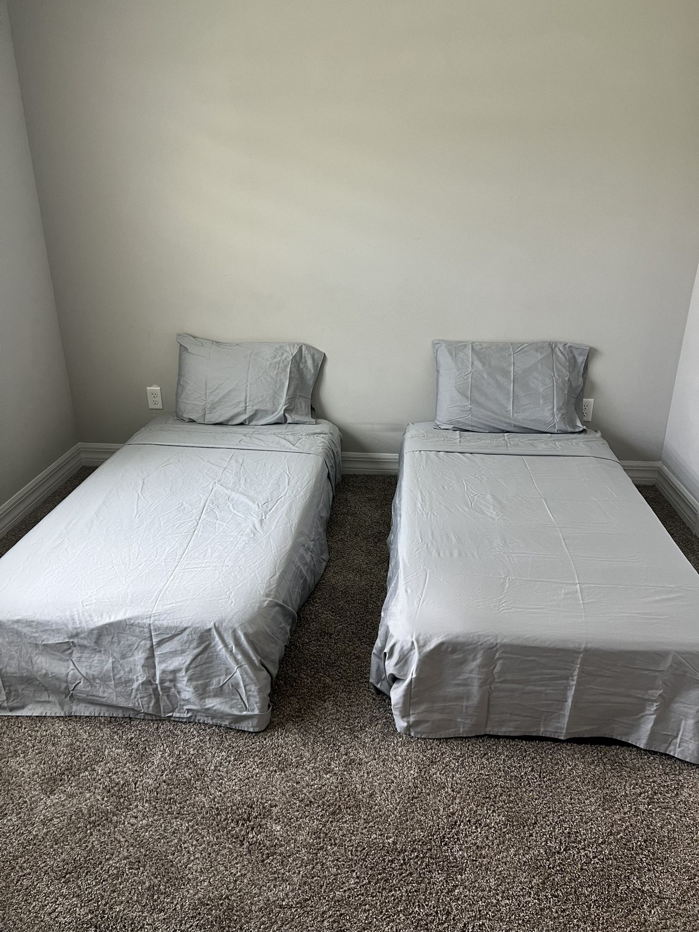 2 Twin Platform Beds
