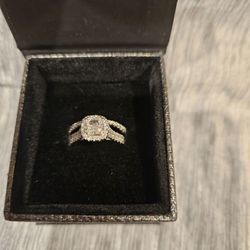 14K White Gold Wedding Set with
Diamonds