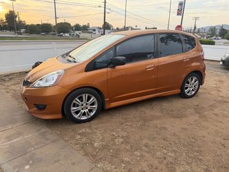 2010 HONDA FIT SPORT  Clean title