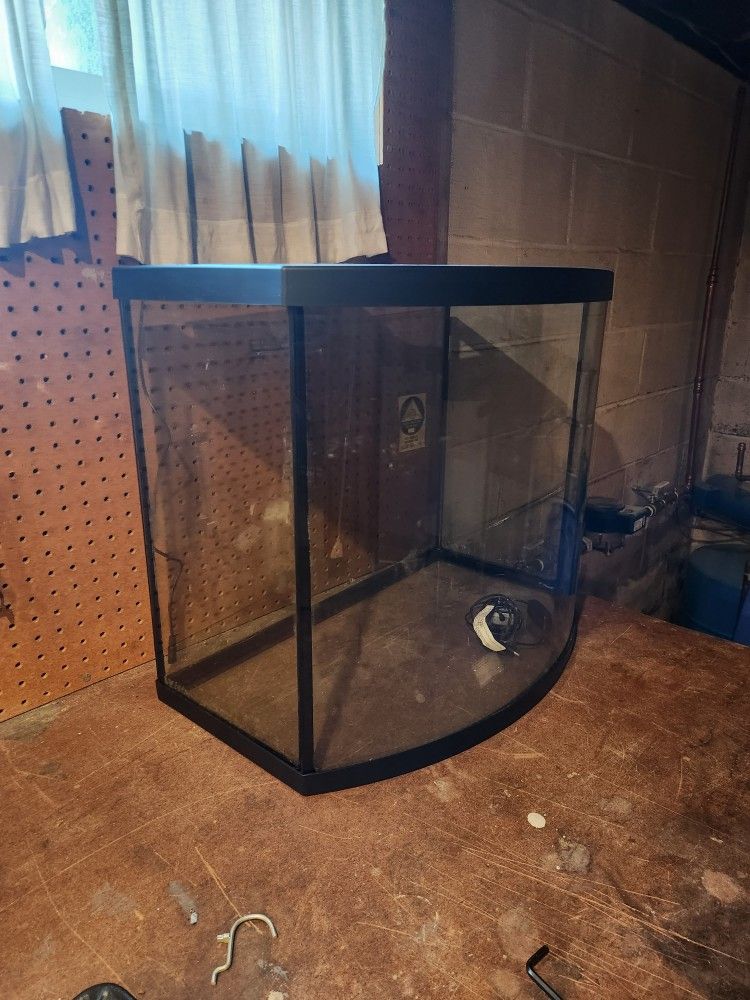 29 gallon Fish Tank With Hood And Light