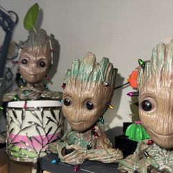 Groot Planter Christmas 