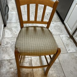 2 Counter Height Chairs / Barstools