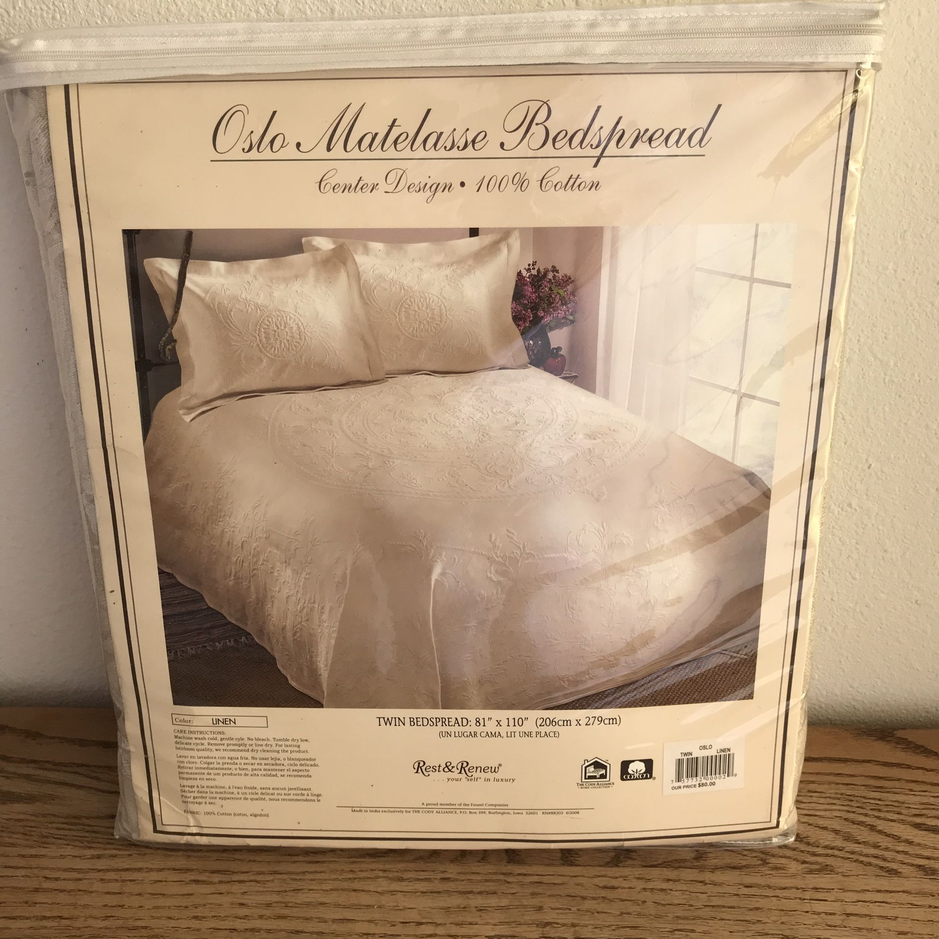 Bedspread Twin size NEW Beige 100% cotton 82” x 110” Retails $80