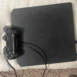 PlayStation 4 With 1 Controller