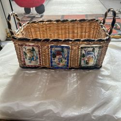 Beautiful Christmas woven Basket for food, clothes or any storage. New no box W8xL14x H5