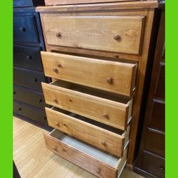 5 drawers dresser / Five drawers dresser