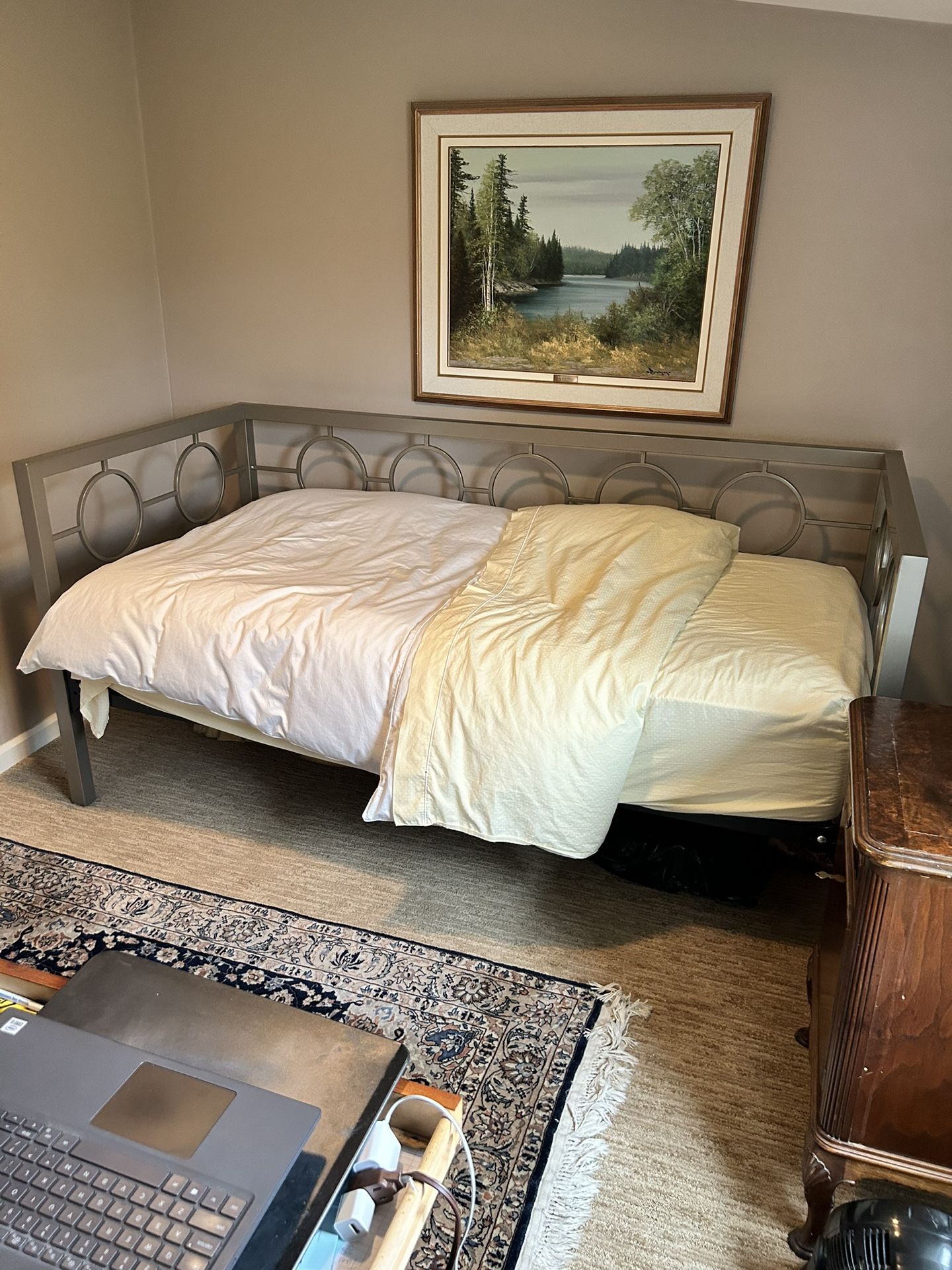 Metal Day Bed Frame With Mattress