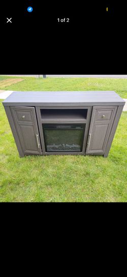 Electric Fireplace,  Gray wood grain Flat TV  console w/ Led Flame ambiance