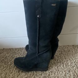 Ugg Women’s Boots Size 6