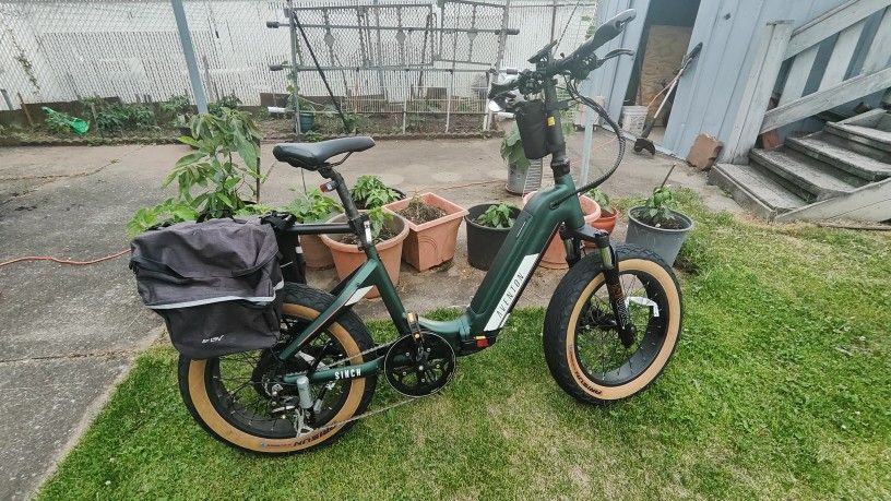 Aventon Sinch Folding Ebike And Accessories