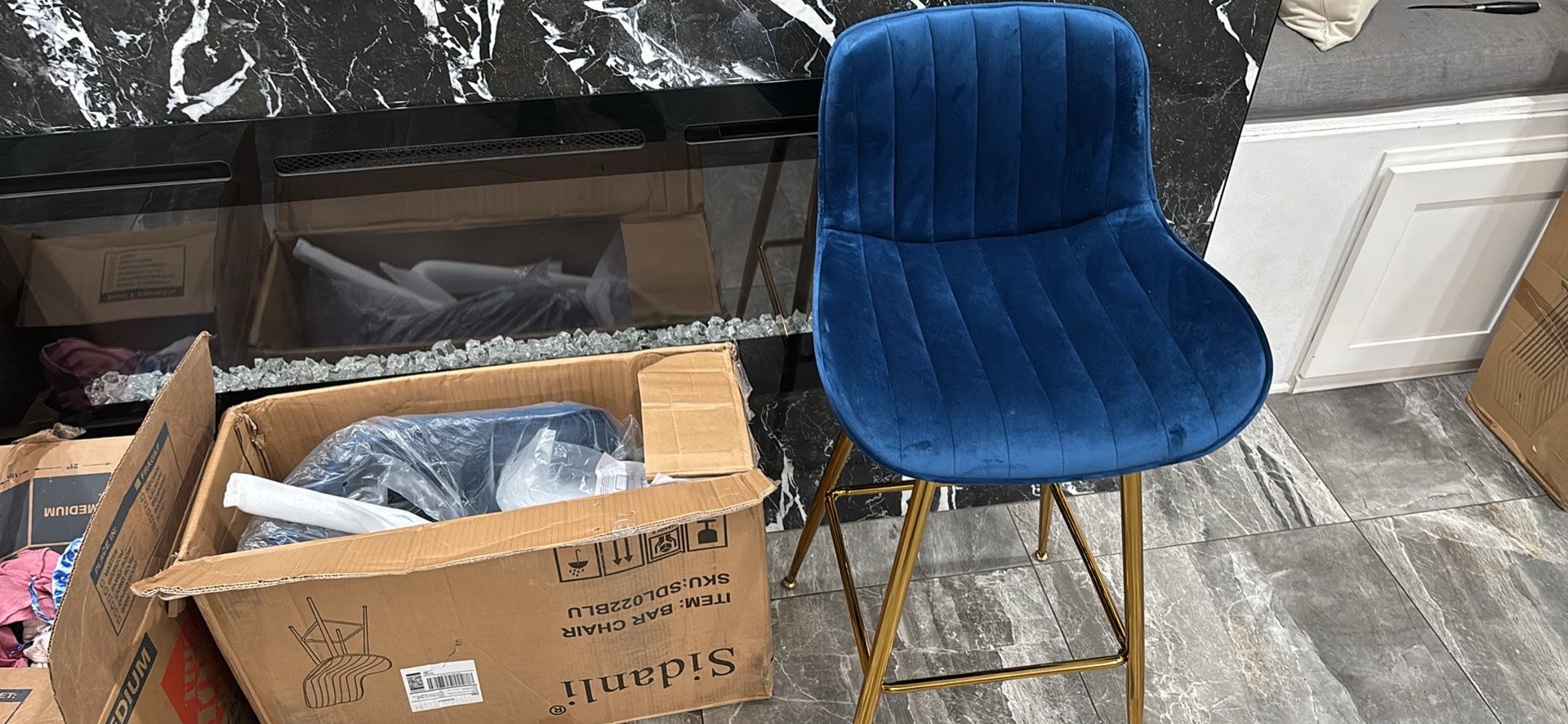 Velvet Bar Stools Set of 2, 26 Inch Modern Barstools with Back&Gold Legs, Counter Height Stools for Kitchen Island, Dining Room, Bar, Navy Blue